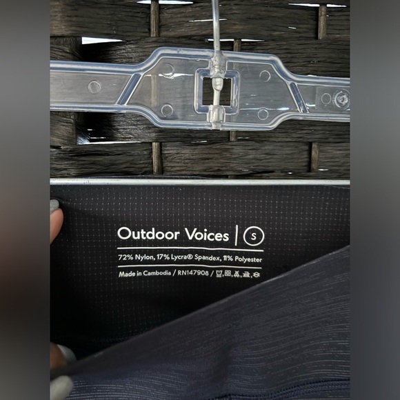 Outdoor Voices two tone leggings Capri - Picture 10 of 10